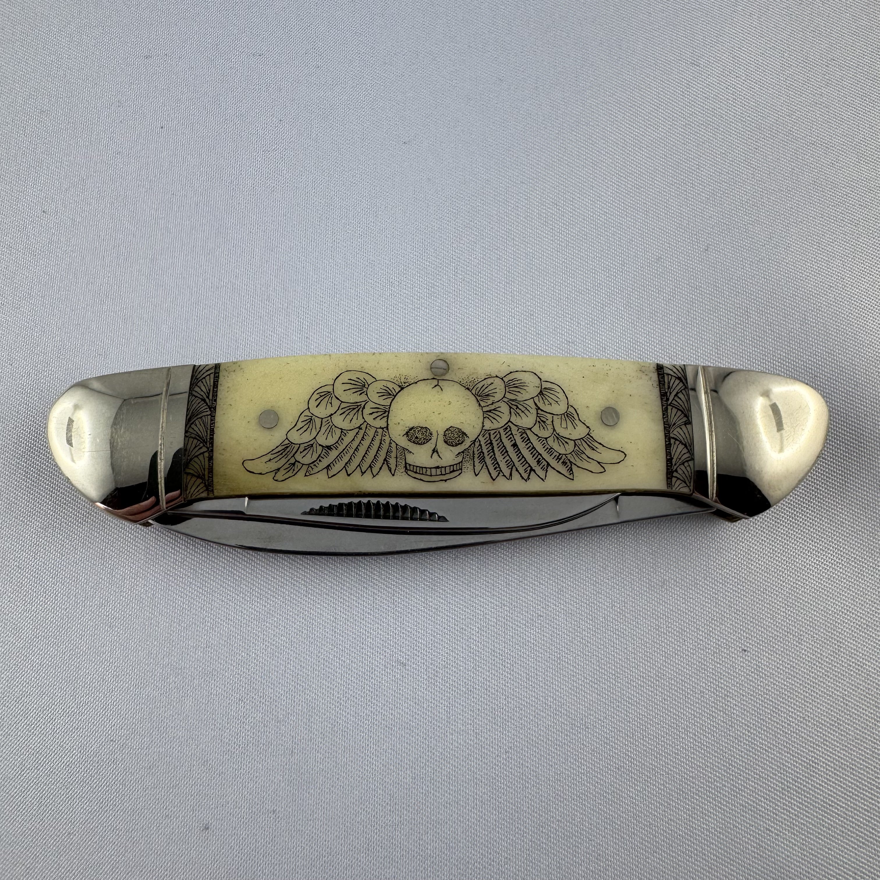 "Flowers & Skull" - RR Canoe mit Scrimshaw Gravur